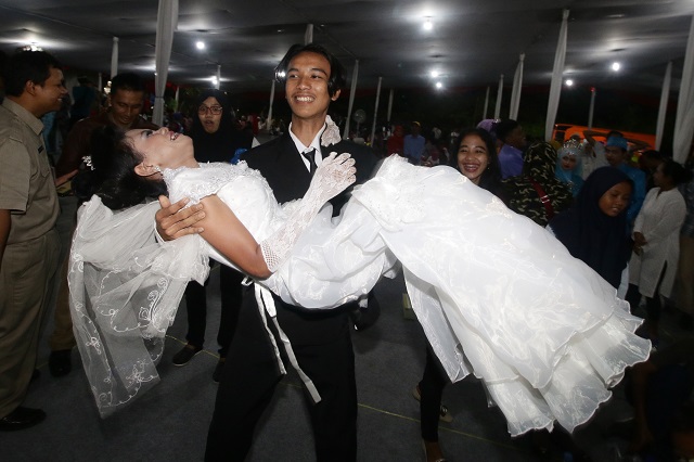 Tahun Baru: Anies Baswedan gelar nikah massal dan tausiyah Aa Gym