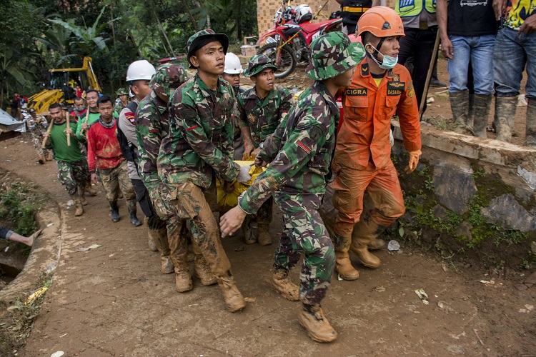 Tim gabungan kembali temukan 5 jenazah korban longsor Sukabumi