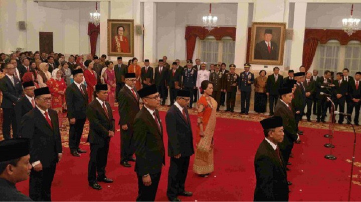 Presiden Jokowi lantik 16 duta besar 
