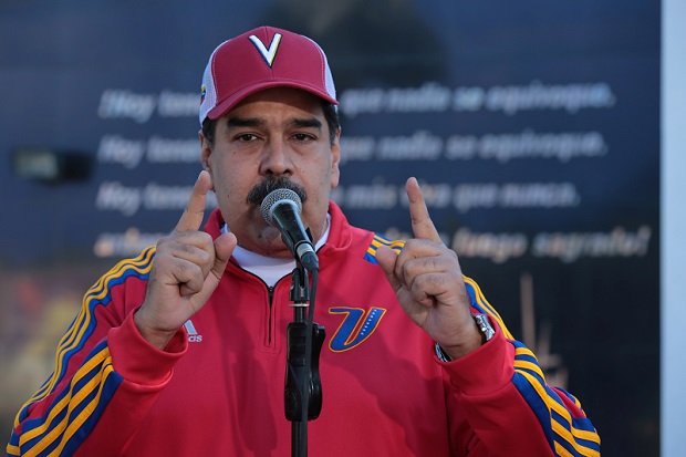 Presiden Venezuela dan orang dekatnya dilarang masuk Peru