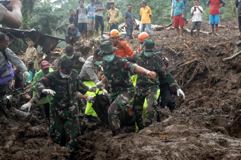 Tim terpadu evakuasi 29 korban meninggal di Gowa