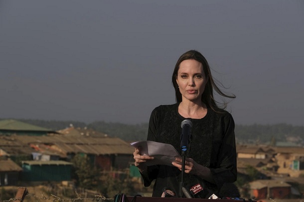 Angelina Jolie sambangi pengungsi Rohingya di Bangladesh