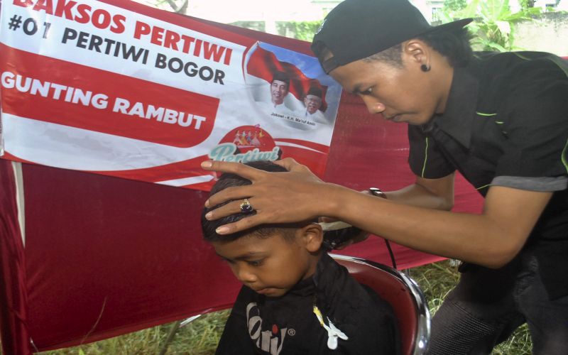 Jokowi diminta lindungi anak-anak dari politik praktis