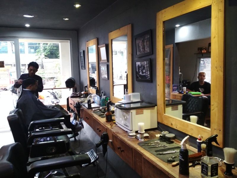 Pangkas rambut di Barbershop