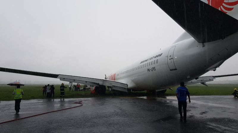 Pesawat Lion Air tergelincir di Bandara Supadio