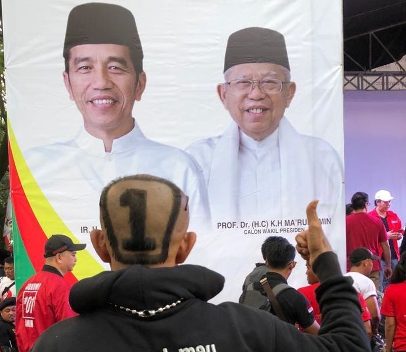 Gaya rambut angka satu demi dukung Jokowi