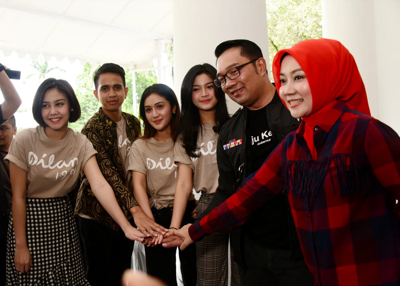 Ridwan Kamil resmikan Sudut Dilan di Taman Saparua Bandung