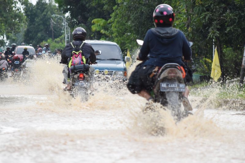 Respons Anies Baswedan atas banjir yang melanda Jakarta