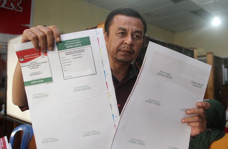 66% Surat suara di kabupaten/kota rusak 