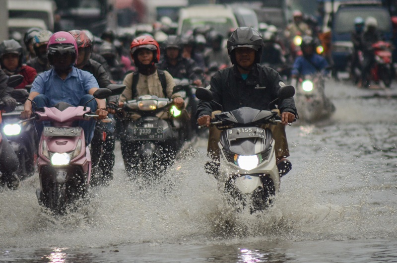 Curah hujan intensitas tinggi merata di Indonesia