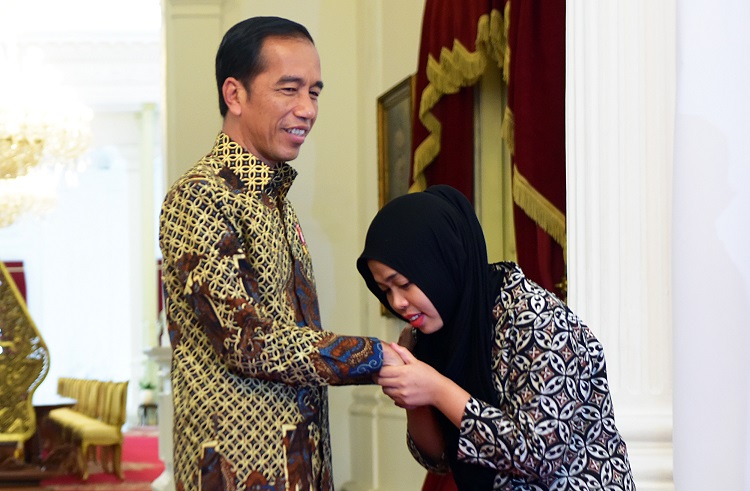 Jokowi minta Siti Aisyah jangan dulu bepergian usai bebas