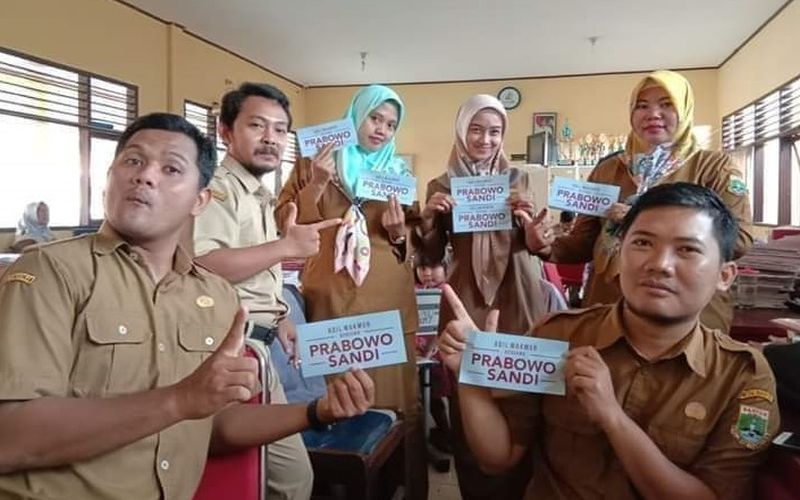Fotonya viral, enam guru pendukung Prabowo-Sandi dipecat