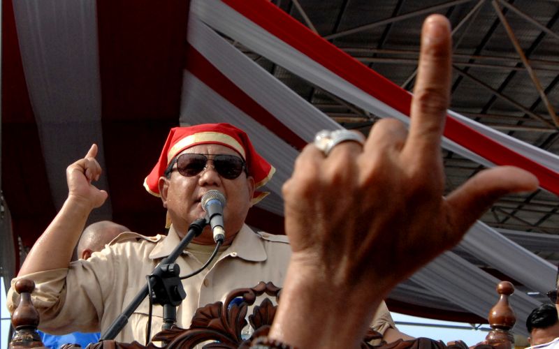 Prabowo-Sandi berpeluang rebut suara pemilih gamang