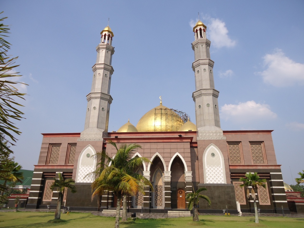 Pendiri Masjid  Kubah Mas meninggal dunia  di  RS Pondok Indah 