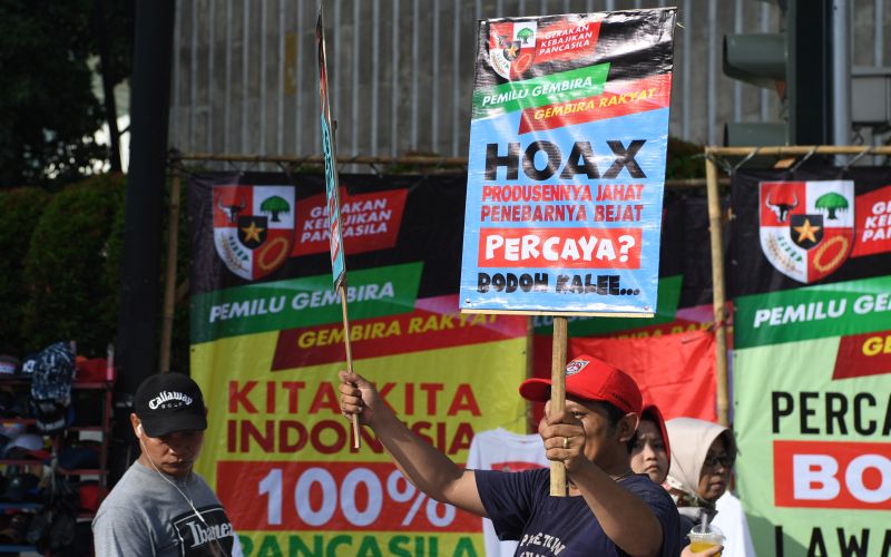 Hoaks PKI dan tenaga kerja asing paling rutin dibicarakan