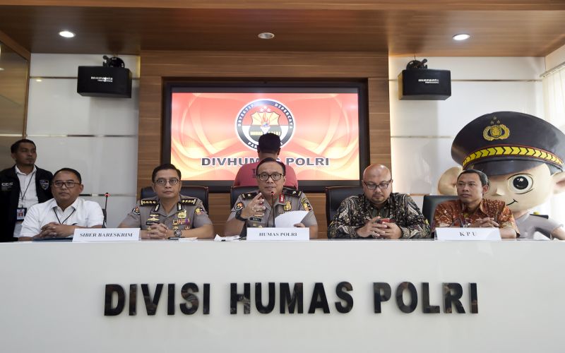Polisi tangkap para penyebar hoaks server KPU diatur menangkan Jokowi