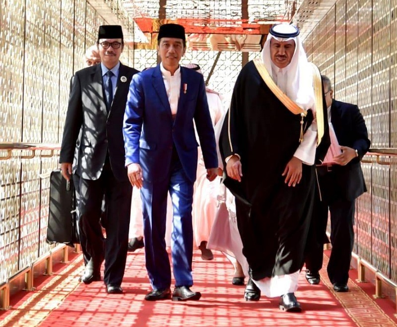 Diundang Raja Salman, Jokowi tiba di Arab Saudi