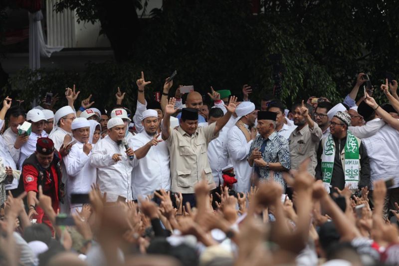 Tak didampingi Sandi, Prabowo minta pendukungnya kawal C1