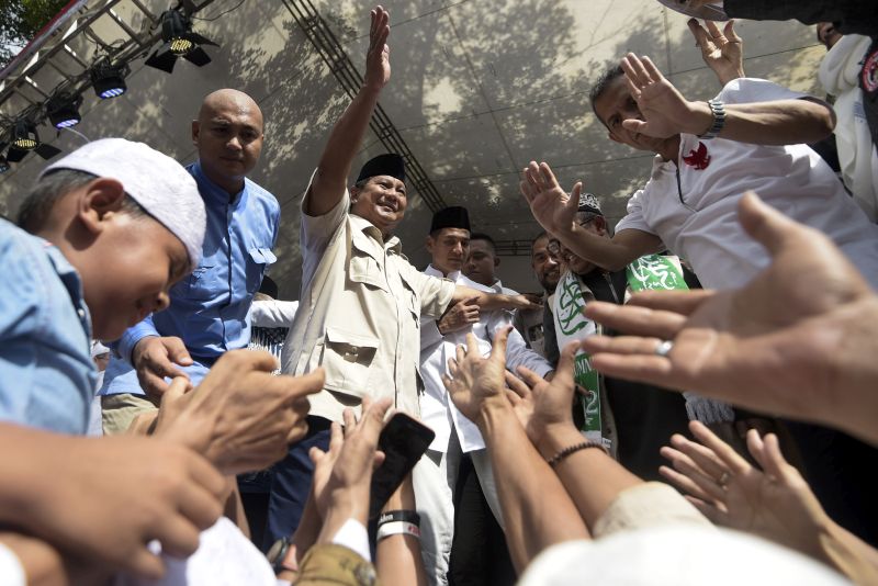 Prabowo: Media hati-hati, kami catat kelakuan kalian