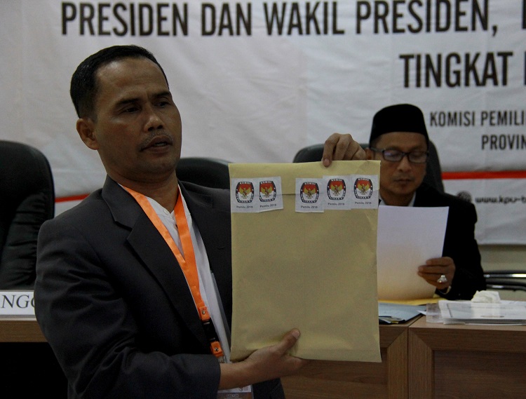 Kendala rekapitulasi penghitungan suara pemilu untuk DKI Jakarta