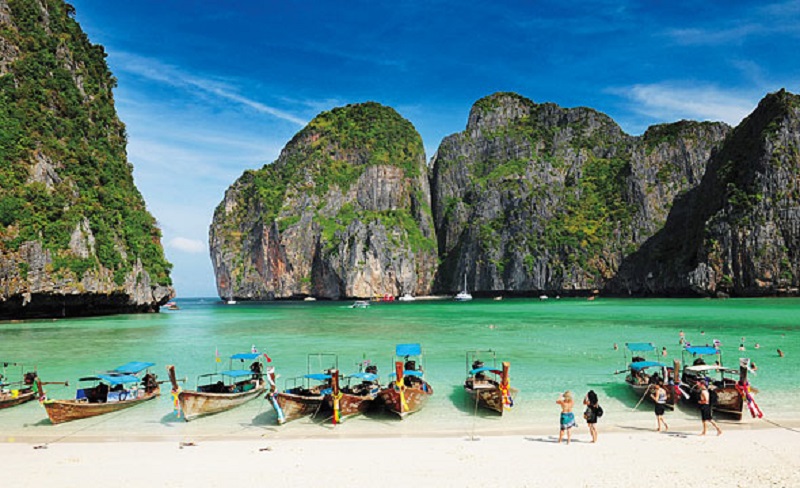 Penutupan pantai ikonik Thailand diperpanjang hingga 2021