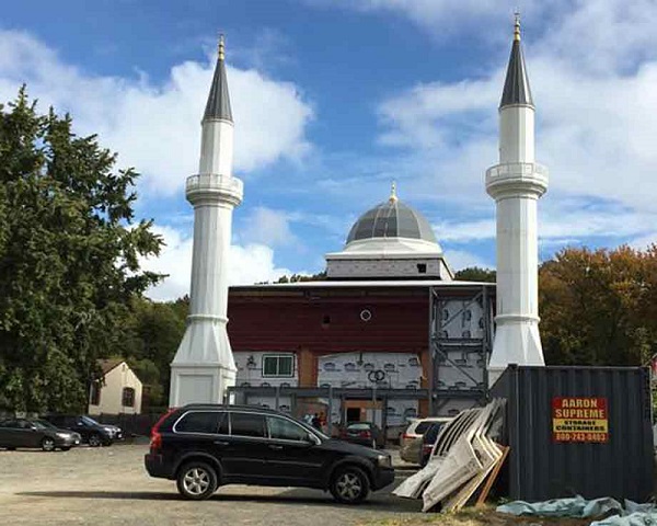 Masjid Diyanet di AS alami kerusakan besar setelah diserang
