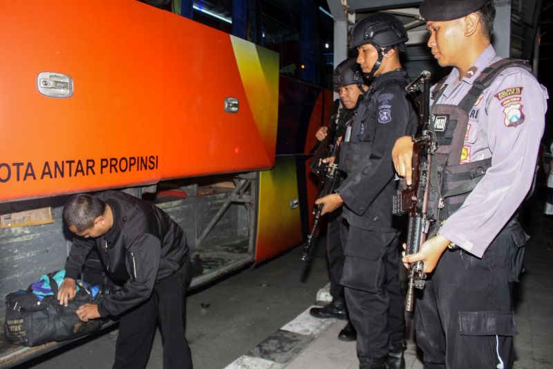 Polisi gagalkan ribuan peserta aksi 22 Mei berangkat ke Jakarta
