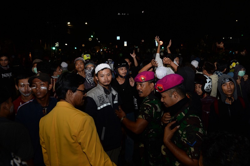 Marinir TNI AL tenangkan massa di Slipi, kawasan Petamburan mulai kondusif