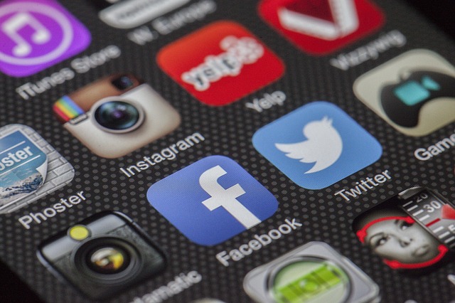 Pembatasan akses media sosial oleh pemerintah melanggar HAM
