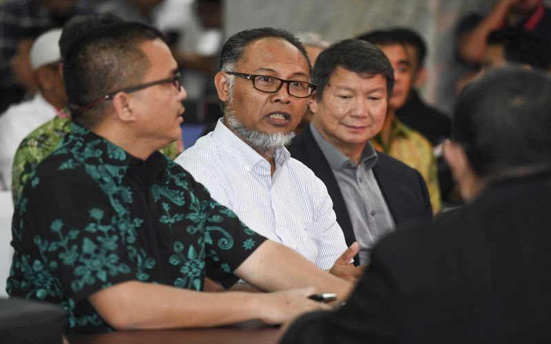 Pernyataan bersayap Bambang Widjojanto banjir kritik