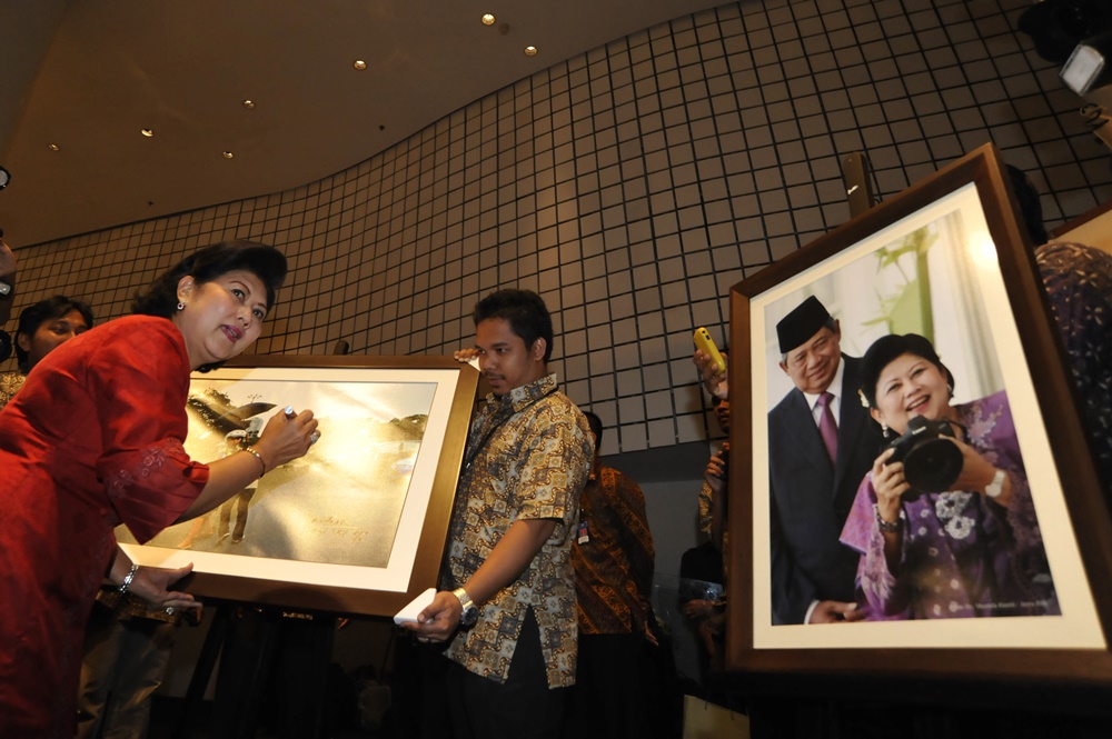 Jenazah Ani Yudhoyono tiba di KBRI Singapura
