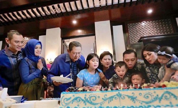 Ani Yudhoyono, fotografi dan medsos