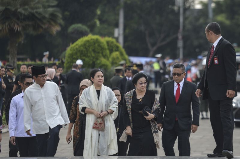 BJ Habibie dan Megawati hadiri pemakaman Ani Yudhoyono