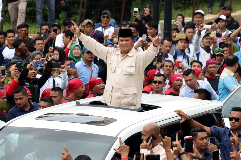 Imbauan Prabowo dinilai strategi cuci tangan 