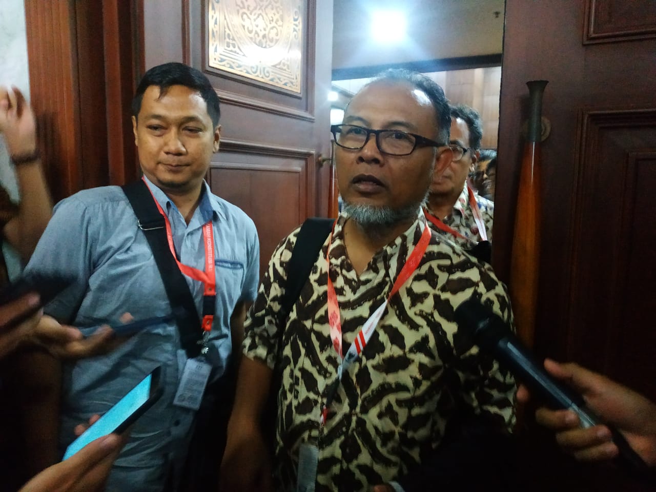 Prabowo pantau sidang dari televisi di Hambalang 