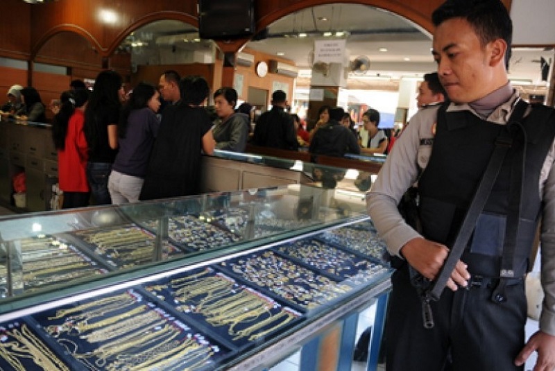Rekaman CCTV rampok toko emas di Tangerang, 6 kilogram digondol