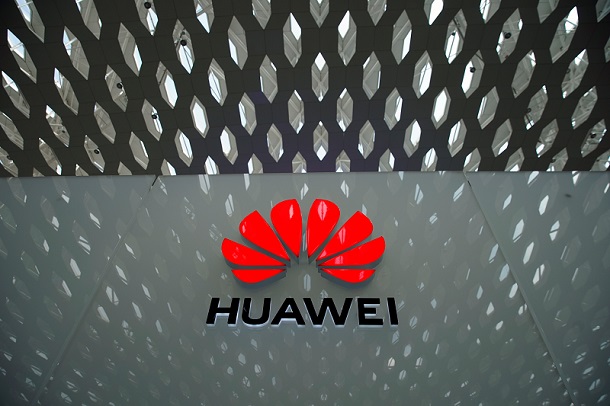 Dihajar AS, Huawei akui babak belur 
