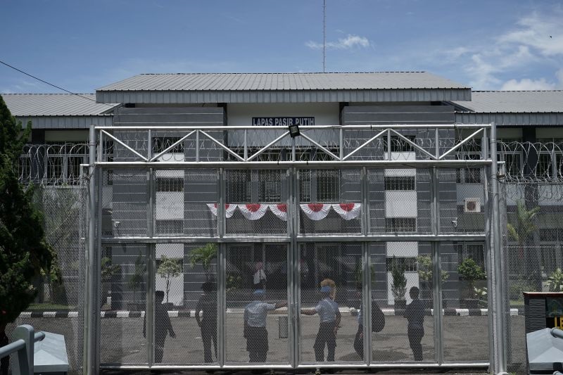 Kontroversi koruptor kakap dipindah ke Nusakambangan