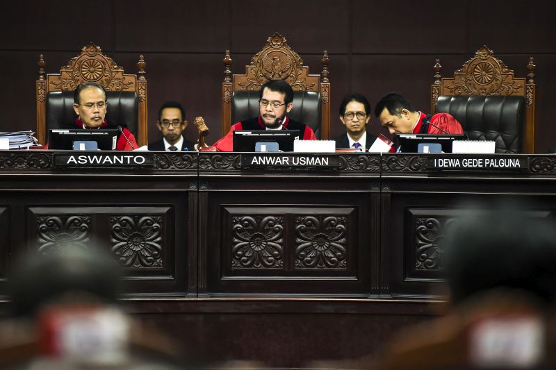 Ahli hukum nilai hakim MK beri keuntungan pada kubu Prabowo-Sandi