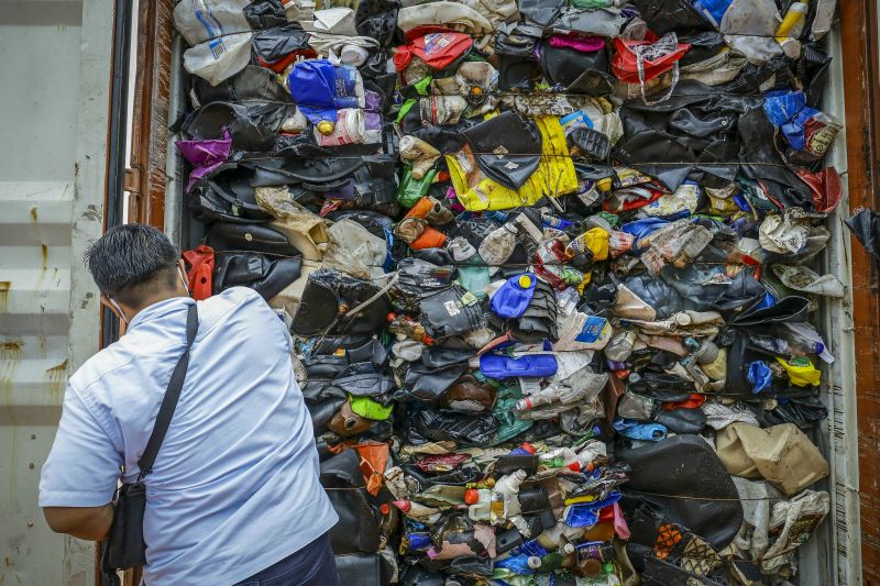 ICEL: Penyelundupan impor sampah plastik manfaatkan celah hukum
