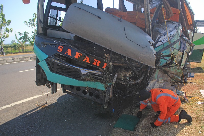 Polri telusuri sebab lain kecelakaan bus di Tol Cipali
