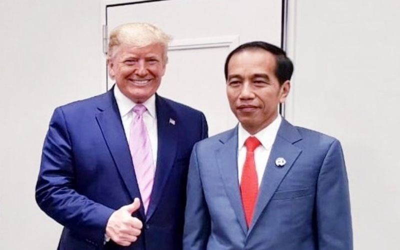 Makna di balik jempol Trump untuk Jokowi 