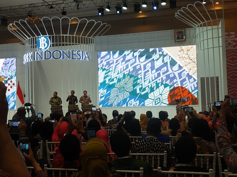 Jokowi antar produk industri kreatif Indonesia mendunia