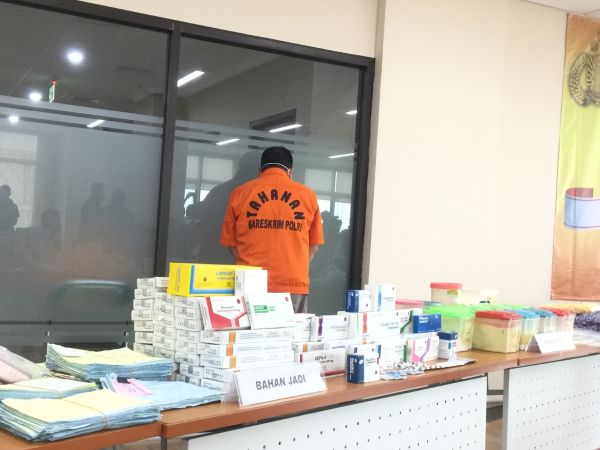 PT JKI edarkan obat palsu ke sejumlah apotek 