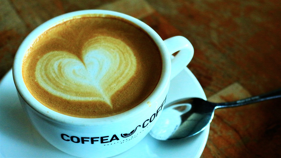 Saling tiru antar kedai terciptalah kopi alkohol 