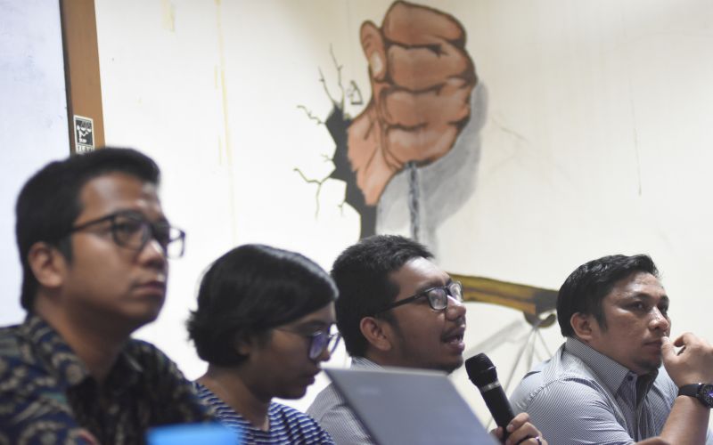 Kecewa, Koalisi Masyarakat Sipil Antikorupsi kirim surat ke Jokowi