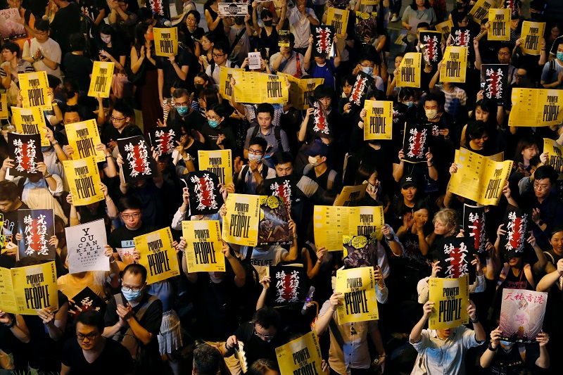 Dukung gerakan pro-demokrasi, ribuan guru Hong Kong turun ke jalan