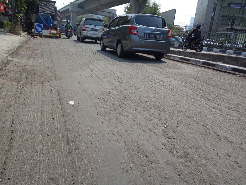 Mempersoalkan bongkar pasang jalan di Jakarta