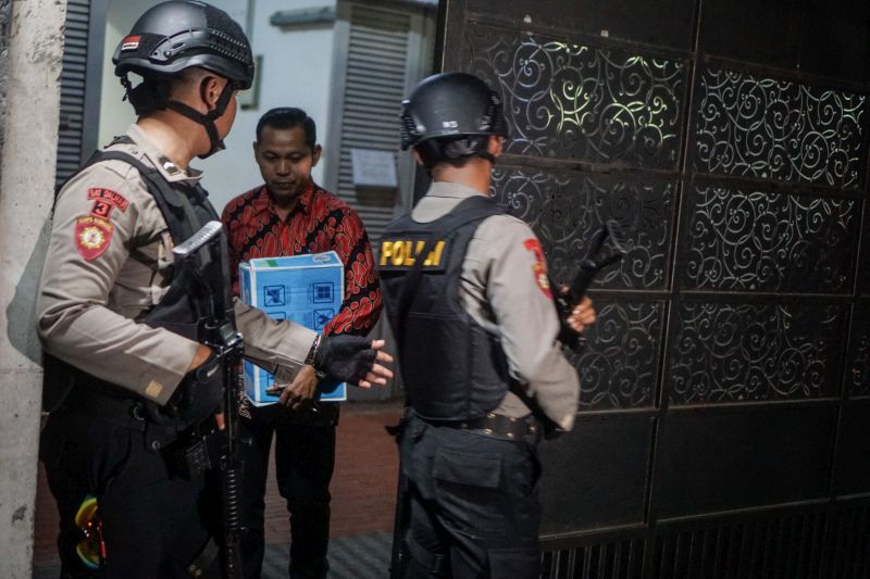 KPK Geledah kantor Dinas PUKP terkait suap jaksa Yogyakarta