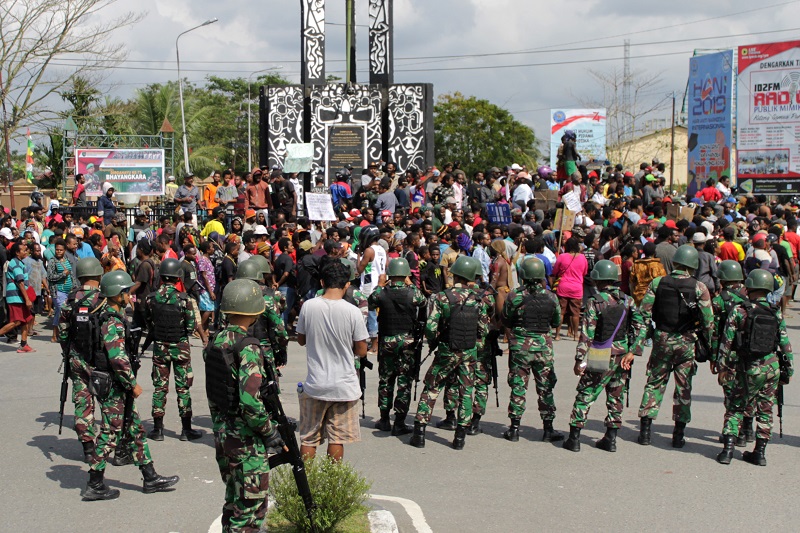 Polisi tak akan toleransi tuntutan referendum pedemo di Papua